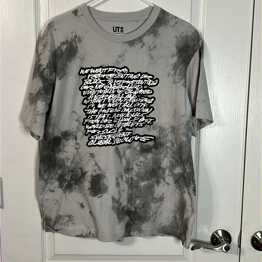 NWOT Size Medium UNIGLO x Futura Laboratories tie dye script tee.